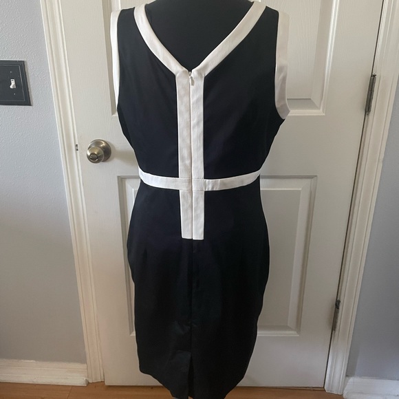 Worthington Short Sleeve Black White Color Block Contrast Dress Size 14 NWOT - Picture 3 of 3